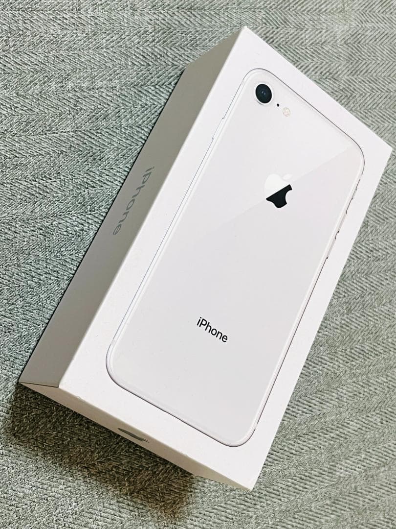 iPhone8 256GB シルバー SIMフリー