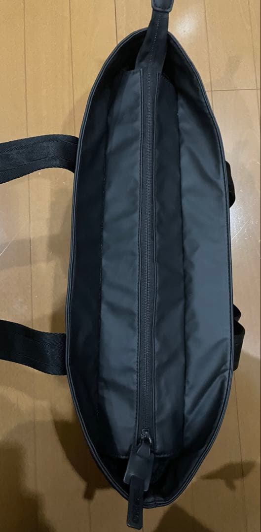 DIESEL ビッグロゴ ジップトートバッグ ブラック 軽量ナイロン A4収納可