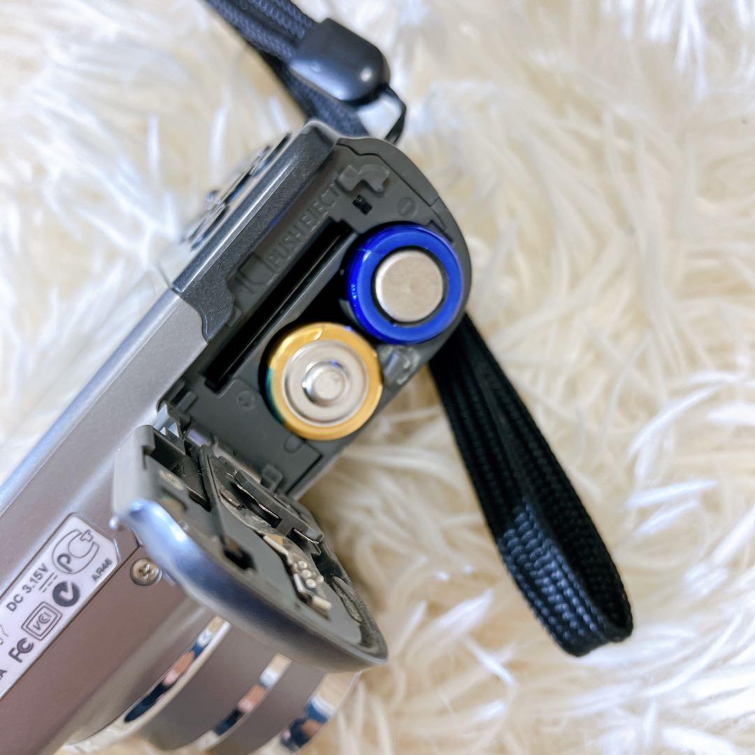 Canon PowerShot A2000 IS デジカメ　乾電池