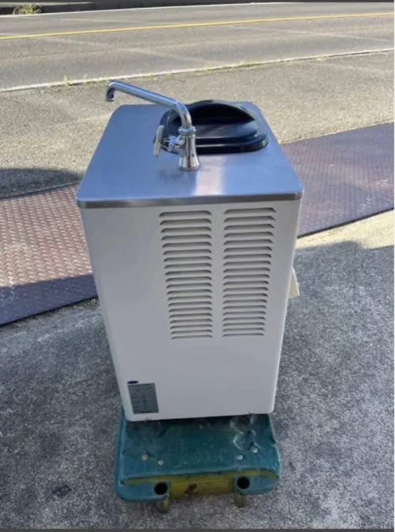 Nissei Freezer CompactIIIソフトクリームフリーザー　引取