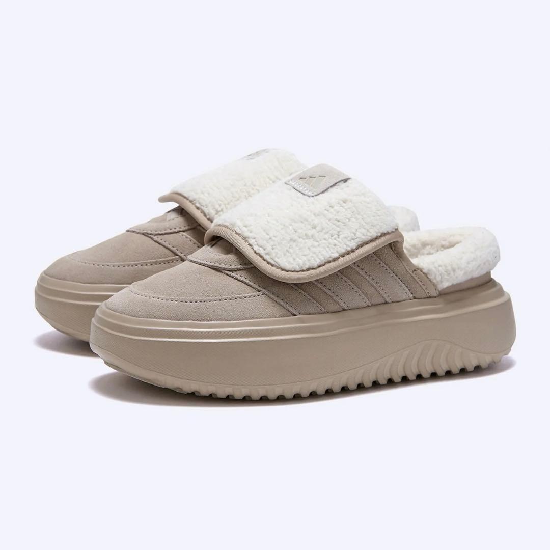 【韓国限定】adidas アディダス23.5㎝ ボア付き サンダル ベージュ