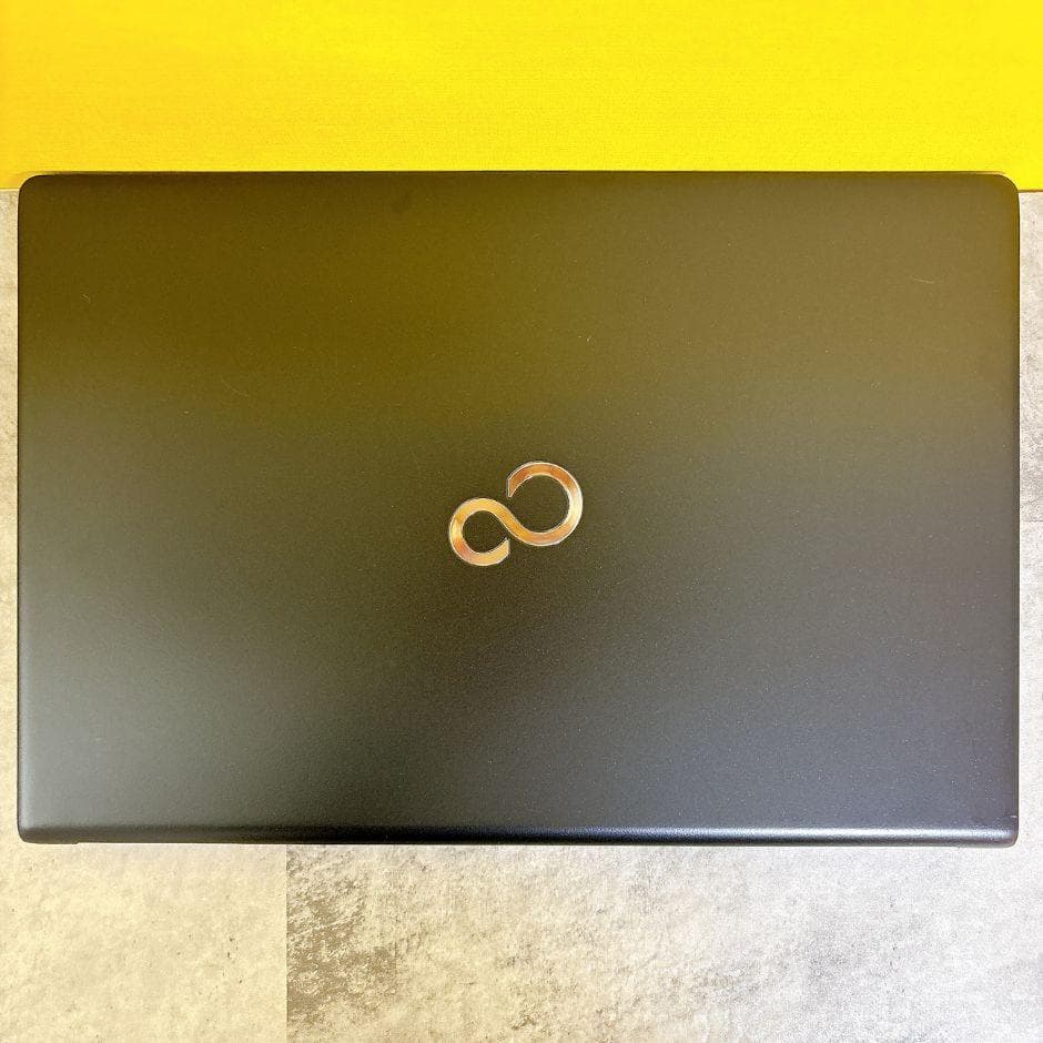 ほぼ美品✨小型軽量❣ｉ5✨メモリ12G＆SSDで快適✨フルHD カメラWin11