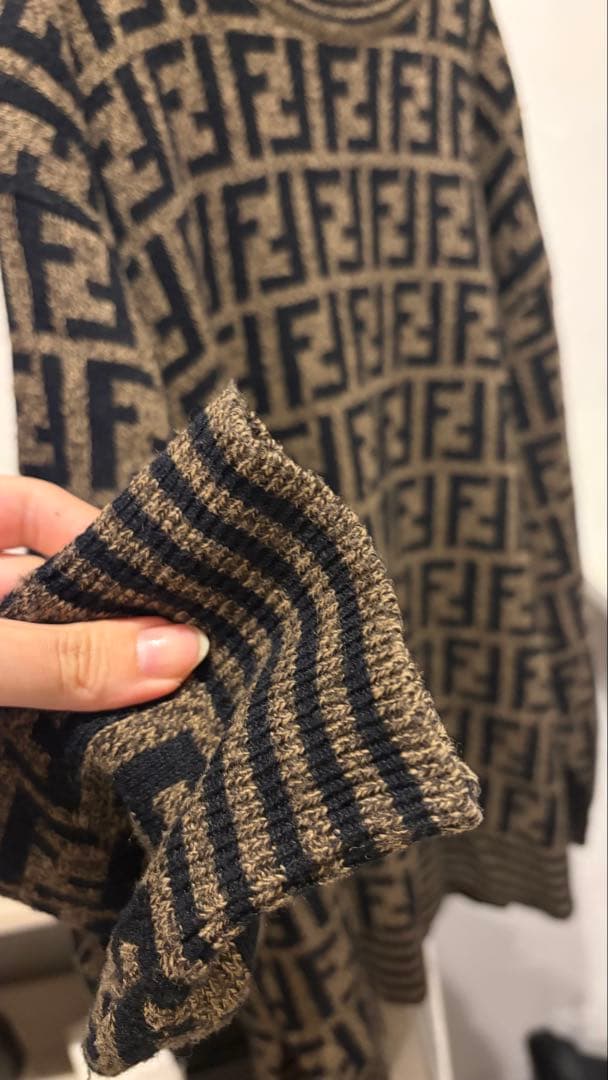 FENDI ニットセーター　M ヴィンテージ　トップス　美品