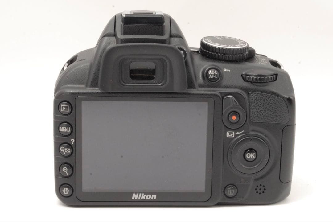 ✨極美品✨Nikon D3100 スマホ転送 初心者おすすめ 新品級のショット数