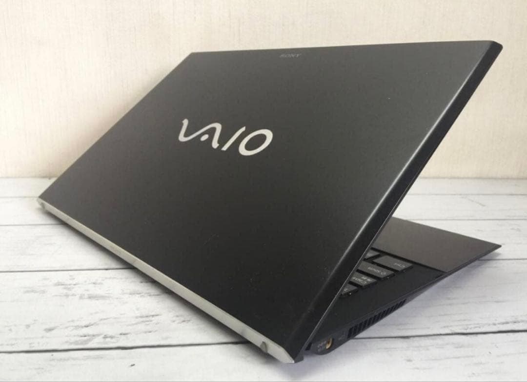 SONY VAIO SVP132 13.3型高解像度 軽量・コンパクトノート