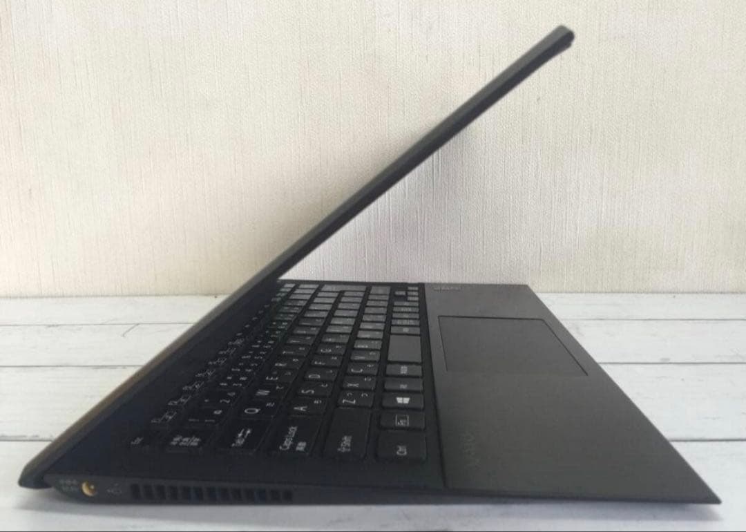 SONY VAIO SVP132 13.3型高解像度 軽量・コンパクトノート