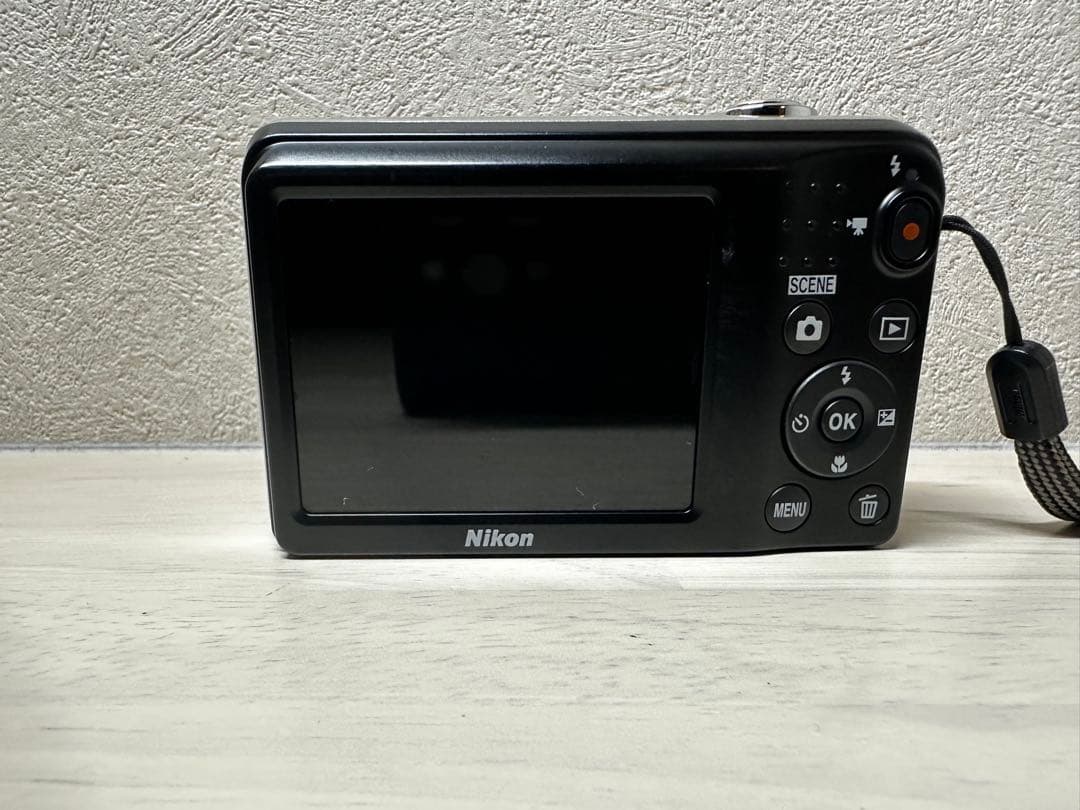 【完動品】Nikon COOLPIX A10 乾電池 コンパクトデジタルカメラ