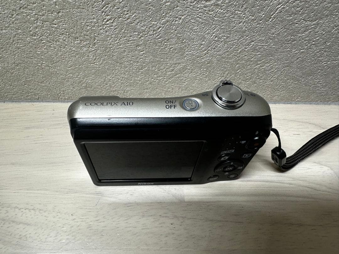 【完動品】Nikon COOLPIX A10 乾電池 コンパクトデジタルカメラ