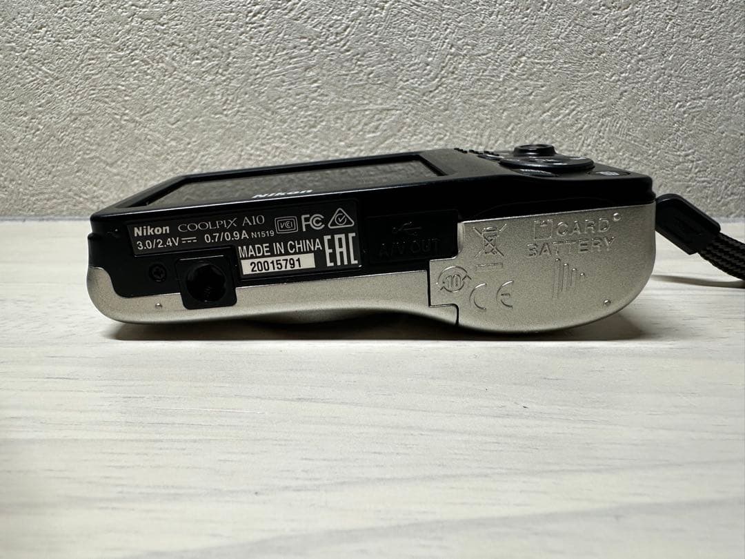 【完動品】Nikon COOLPIX A10 乾電池 コンパクトデジタルカメラ