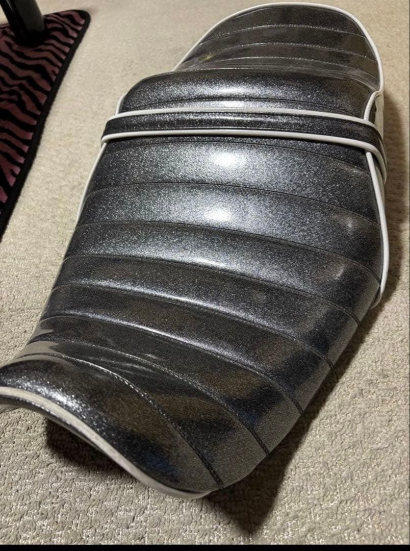 田*盛様 バリオスのブラックシート　あんこ抜き　銀のラメ加工　白のライン　バイク