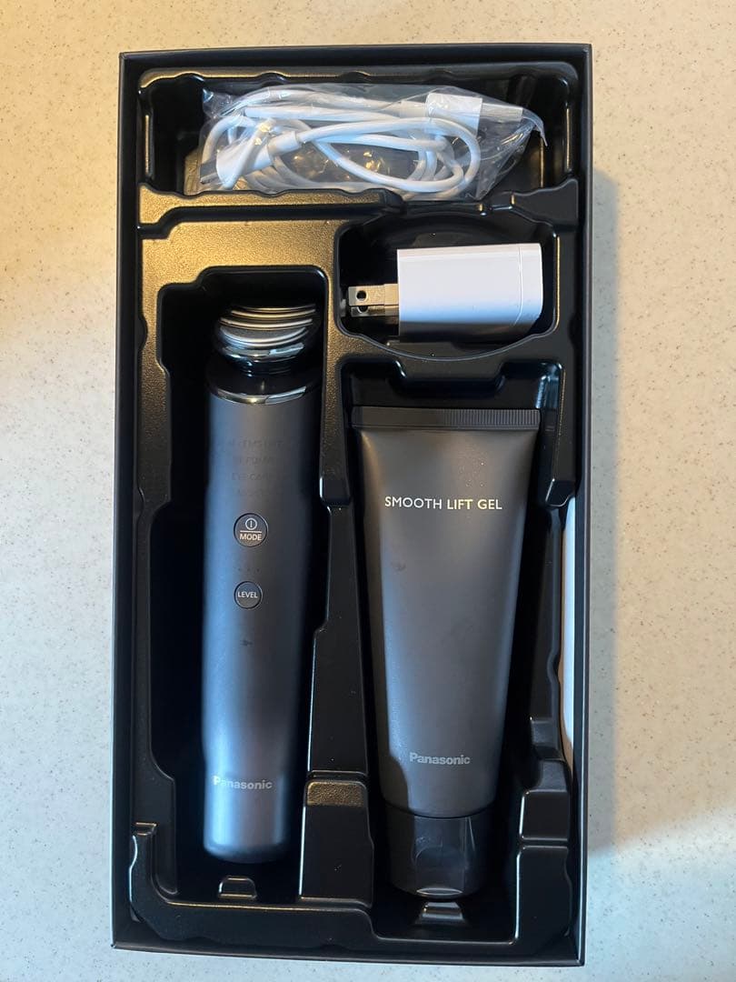 Panasonic VITALIFT 美顔器　EH-SR85-K