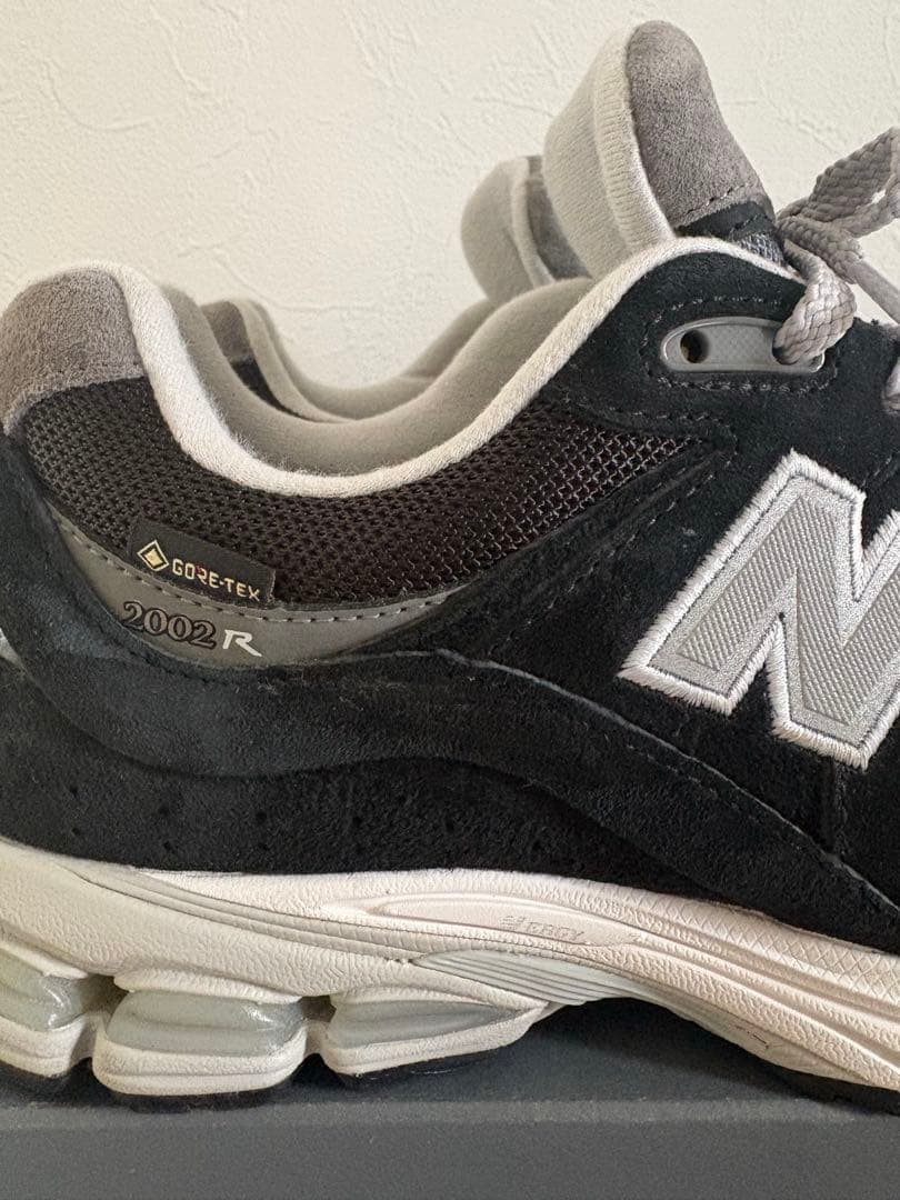 靴 New balance M2002RXD