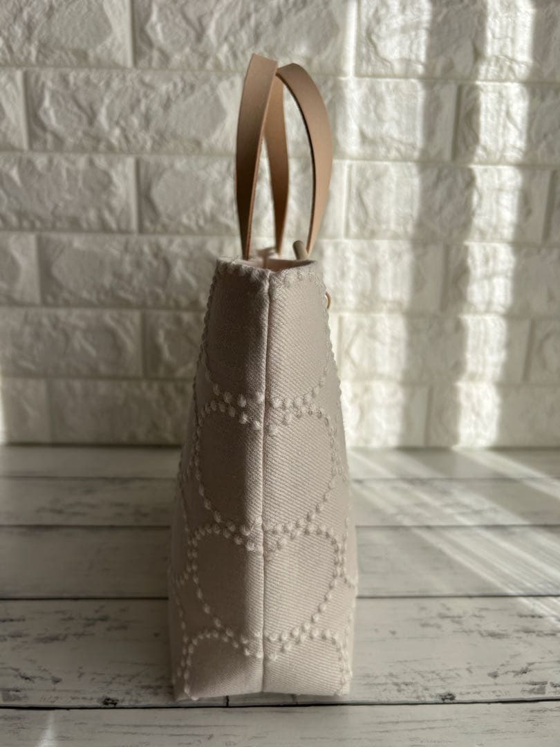 【1023】ミナペルホネンタンバリントートバッグ　ベージュ×ホワイト金具ゴールド