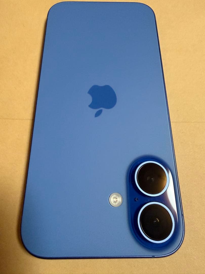iPhone16 ブルー