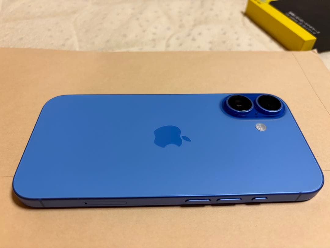 iPhone16 ブルー