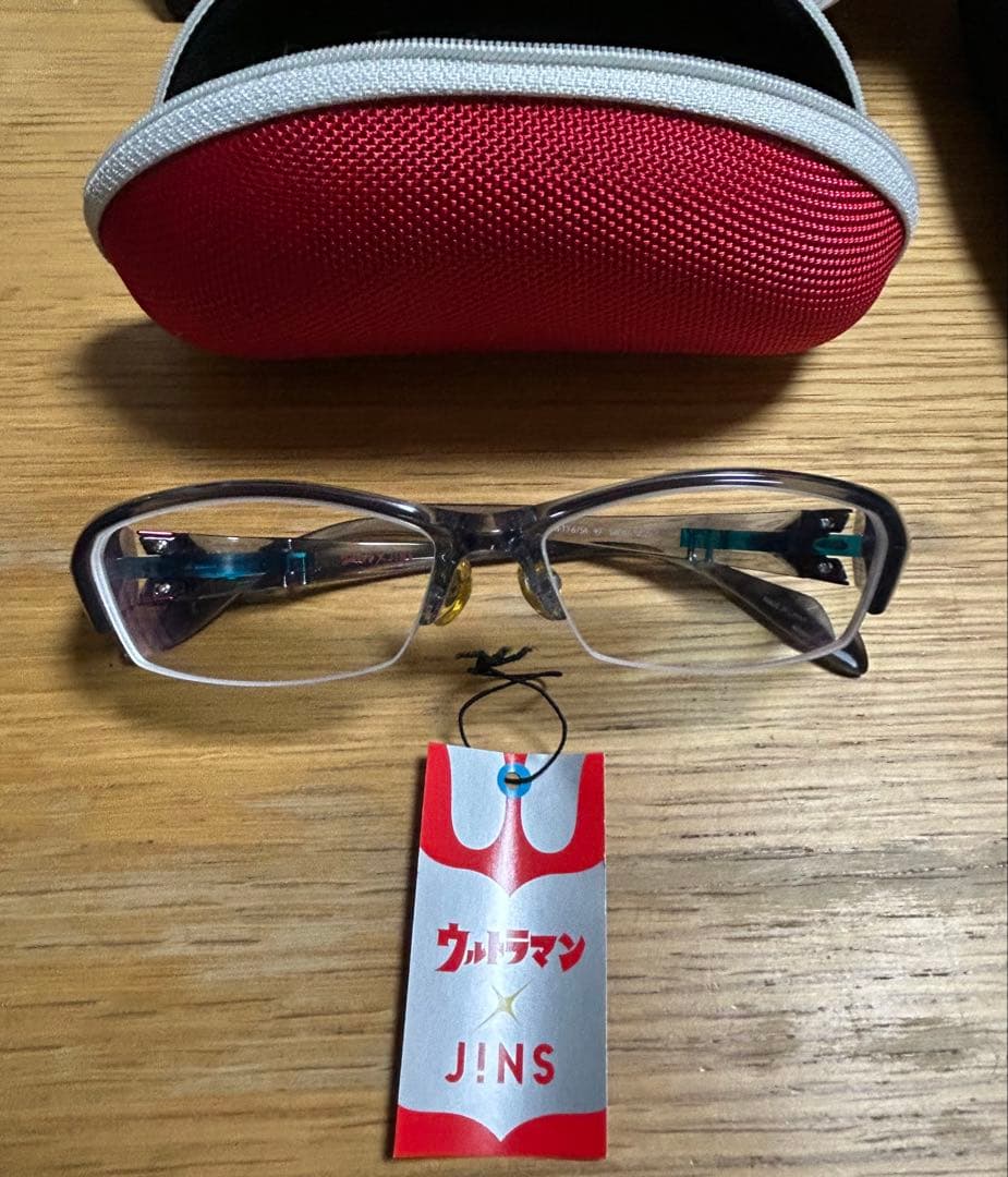 ウルトラマン× JINS メガネ
