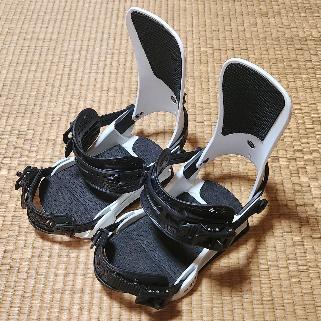 UNION スノーボードビンディング ホワイト/ブラック　〈メンズ〉