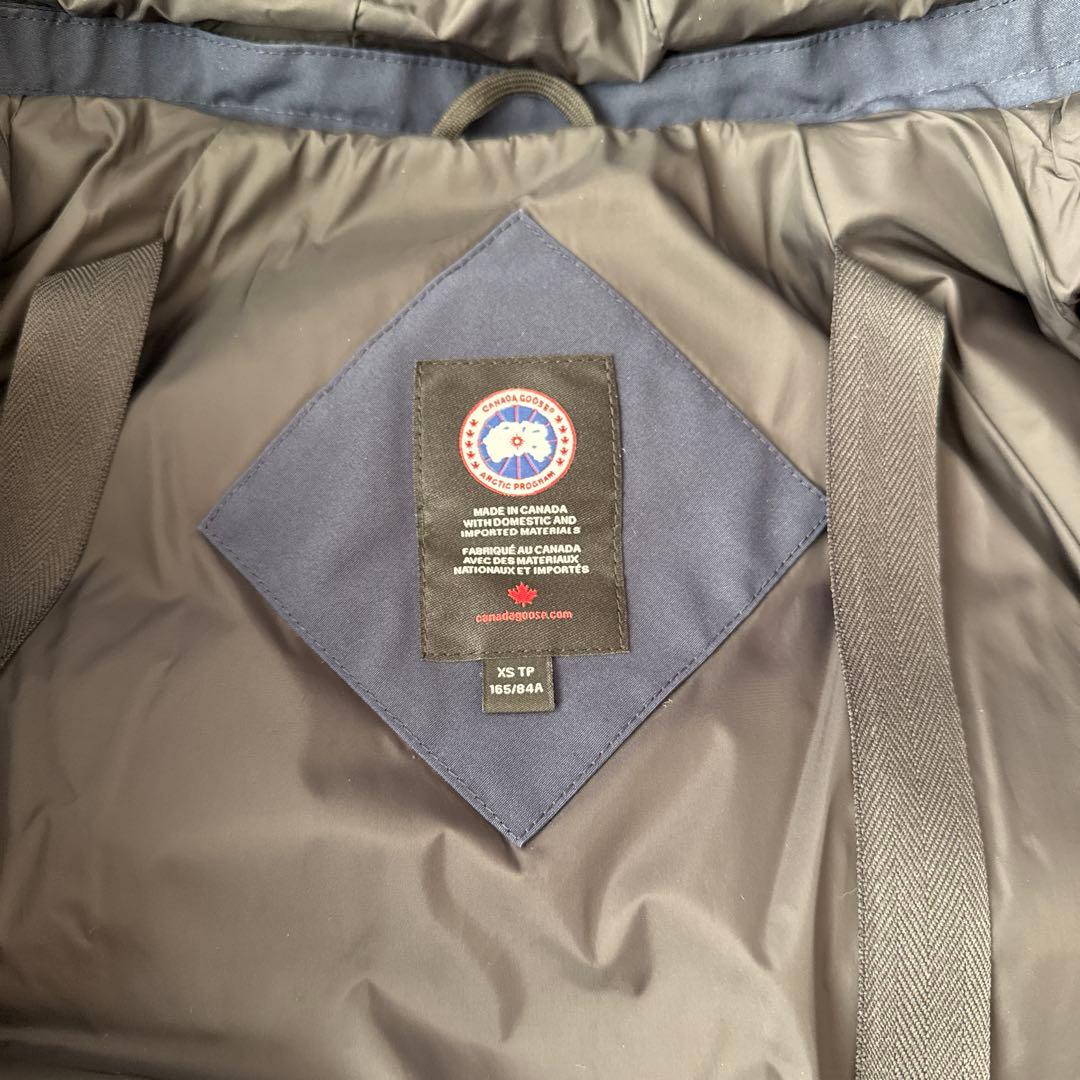   ネイビー フード付き ダウンジャケット