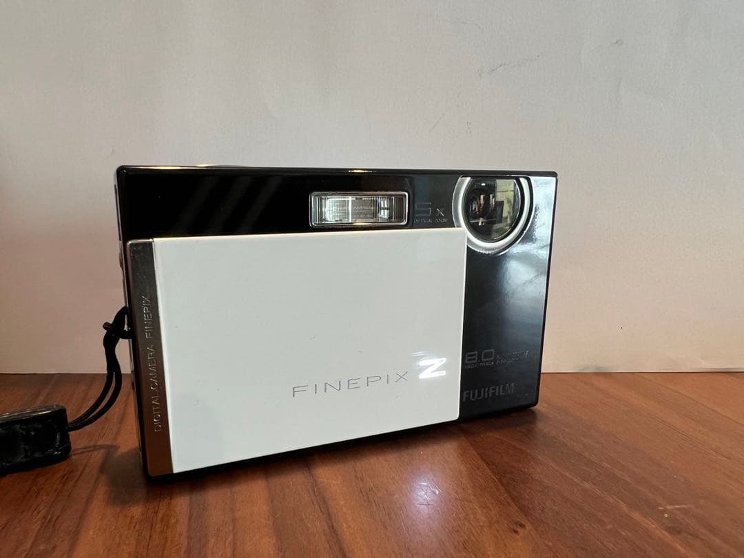 デジタルカメラ FUJIFILM FinePix Z100fd