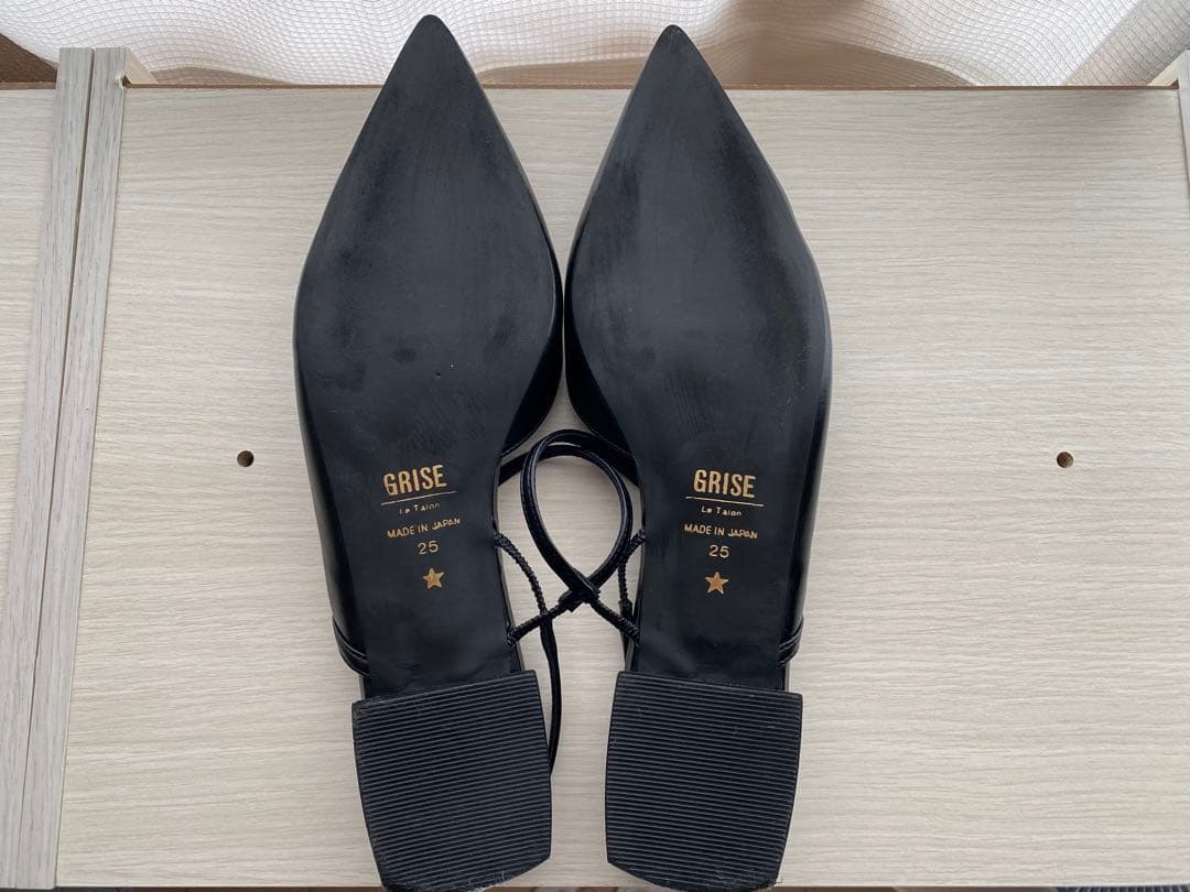 ルタロン　GRISE ポインテッドストラップスリングバック　25cm
