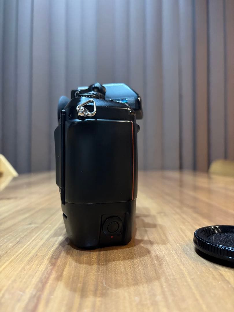 Nikon F4 フィルムカメラ レンズキャップ付き