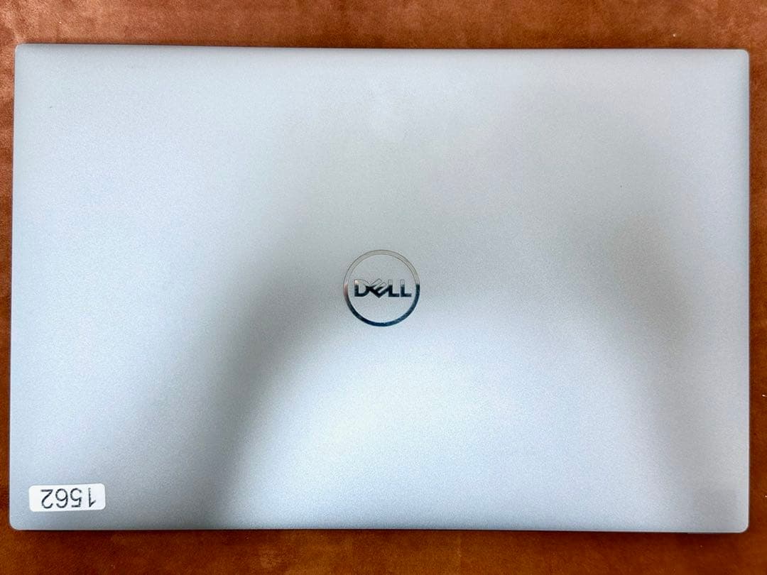 Windowsノート本体 DELL Precision5560 Xeon W-11955M |1562