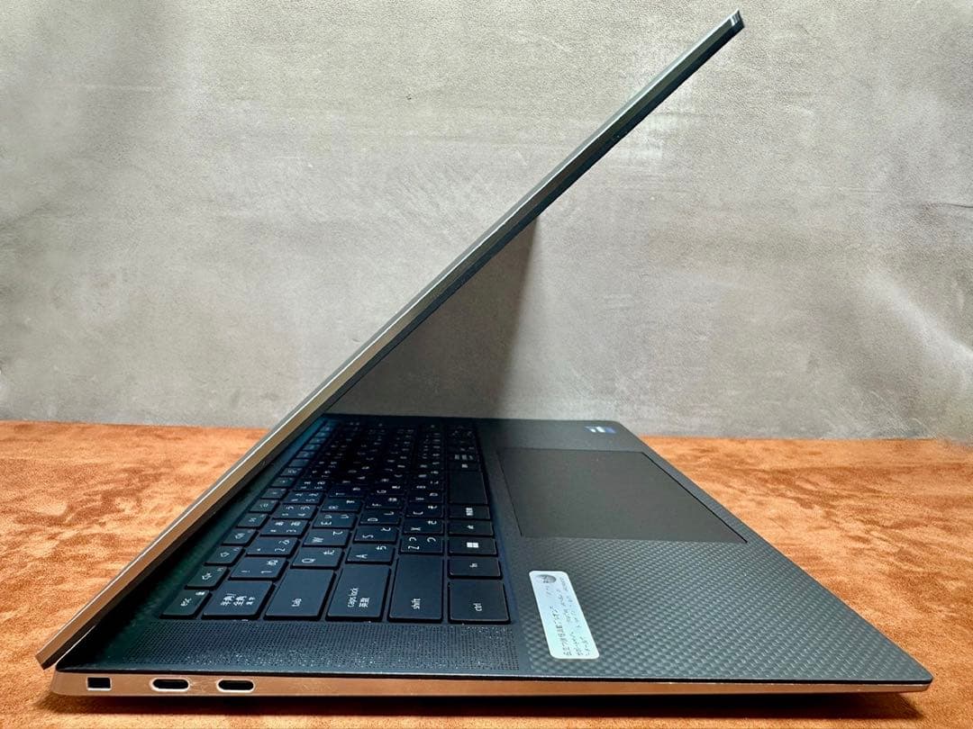 Windowsノート本体 DELL Precision5560 Xeon W-11955M |1562