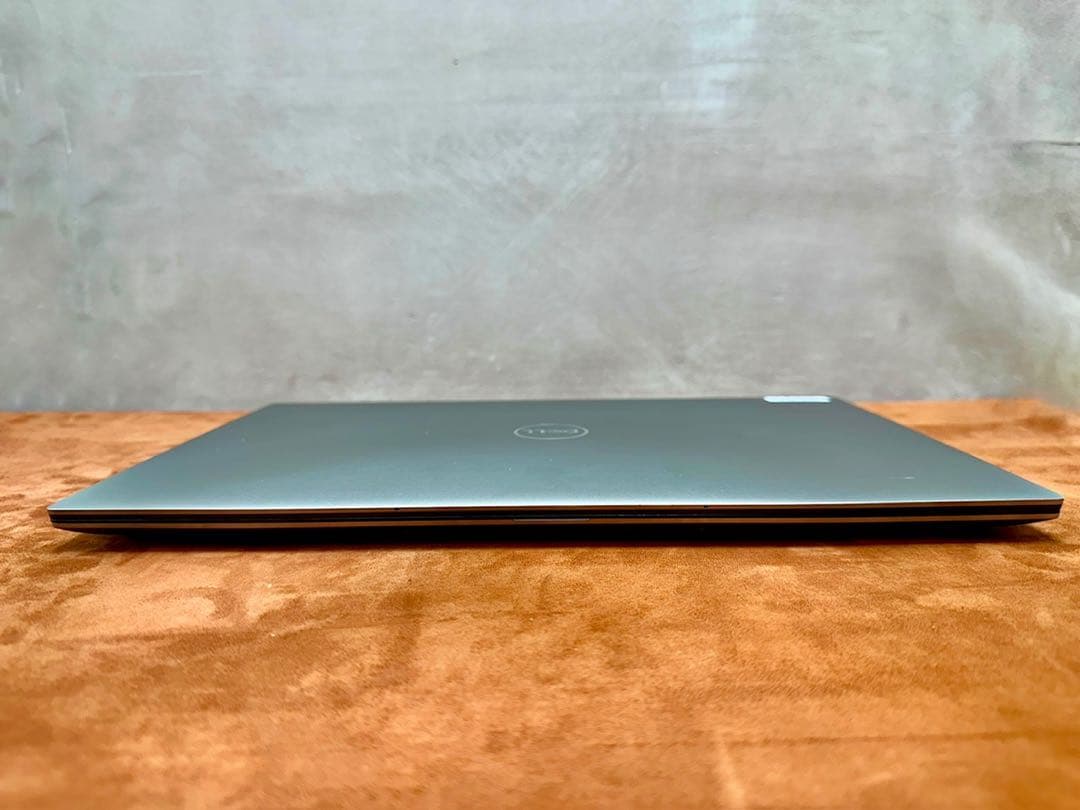 Windowsノート本体 DELL Precision5560 Xeon W-11955M |1562