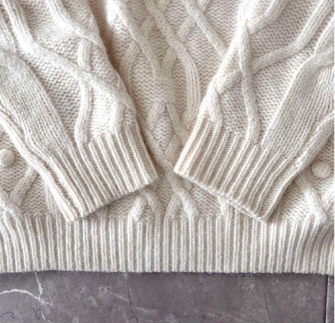 美品//デミリー DEMYLEE アンゴラ混　ケーブルニット　ホワイト