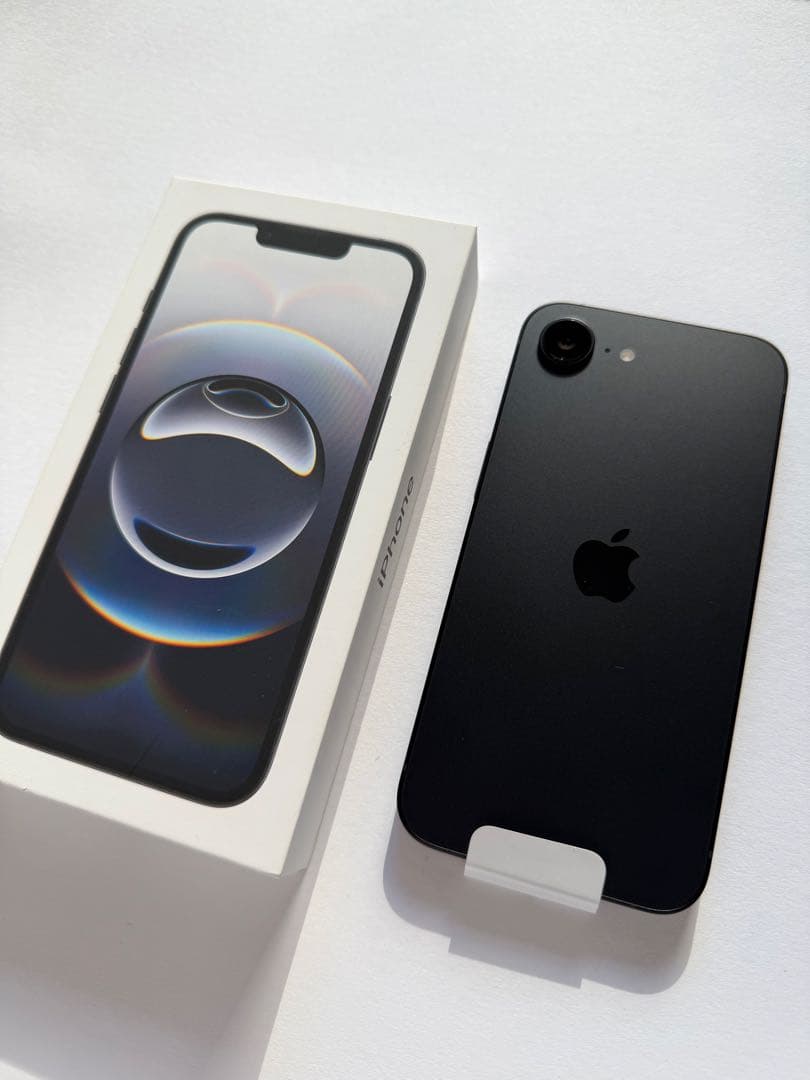 iPhone 16e ブラック　128GB SIMフリー