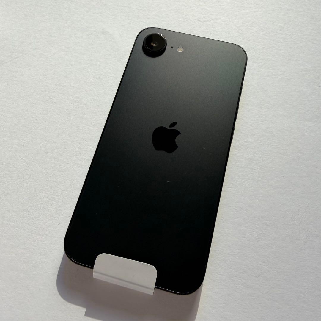 iPhone 16e ブラック　128GB SIMフリー