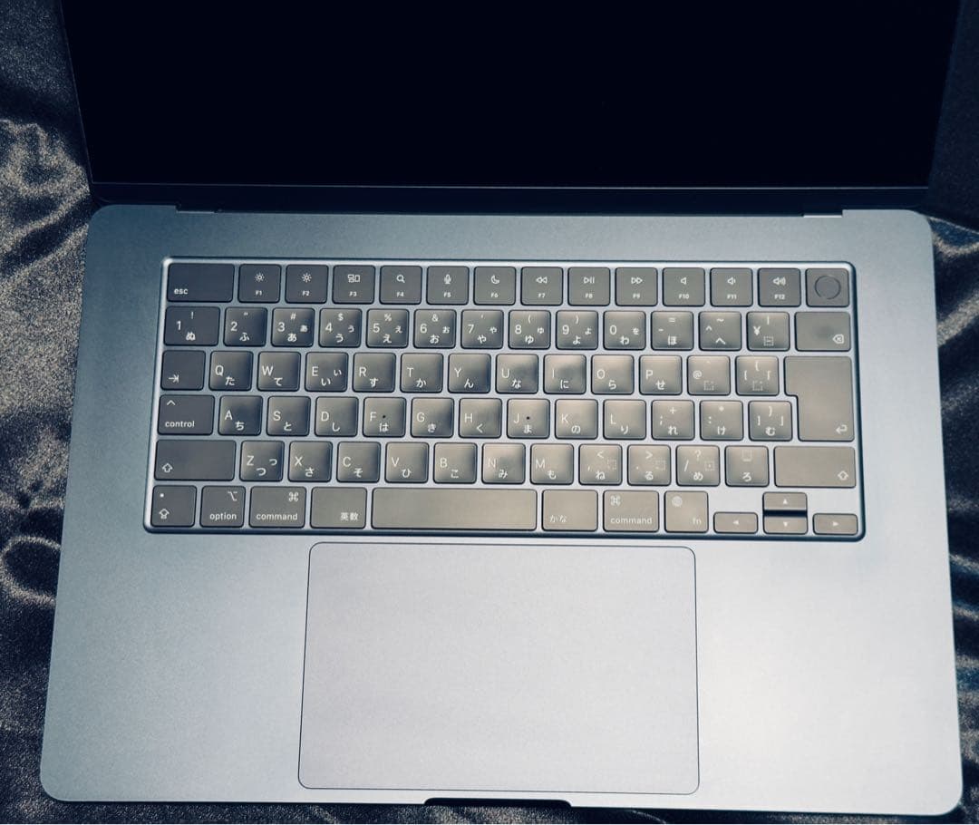 Macbook Air M2 15.3インチ 8-256