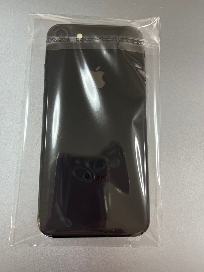 お*り様 Apple iPhone 8 (MQ782J/A) 64G SIMロッ