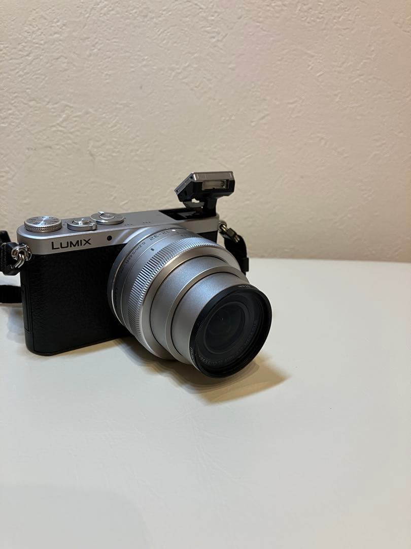 Panasonic LUMIX DMC-GM1 レンズキット　シルバー