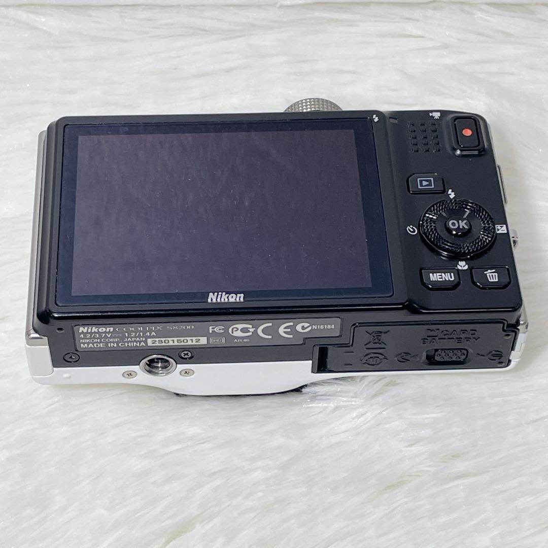 【✨美品✨】Nikon COOLPIX S8200【✨新品バッテリー付き✨】