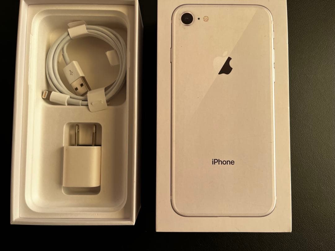 美品　iPhone8 256GB バッテリー100%　箱・アクセサリー等付属