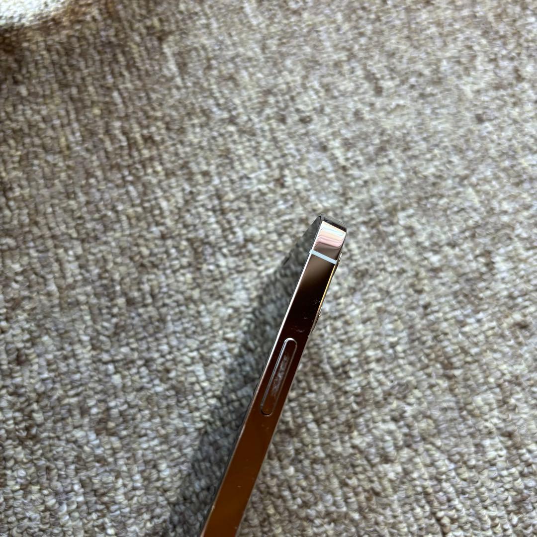 お値下げ！美品iPhone 12 pro シルバー 128 GB SIMフリー