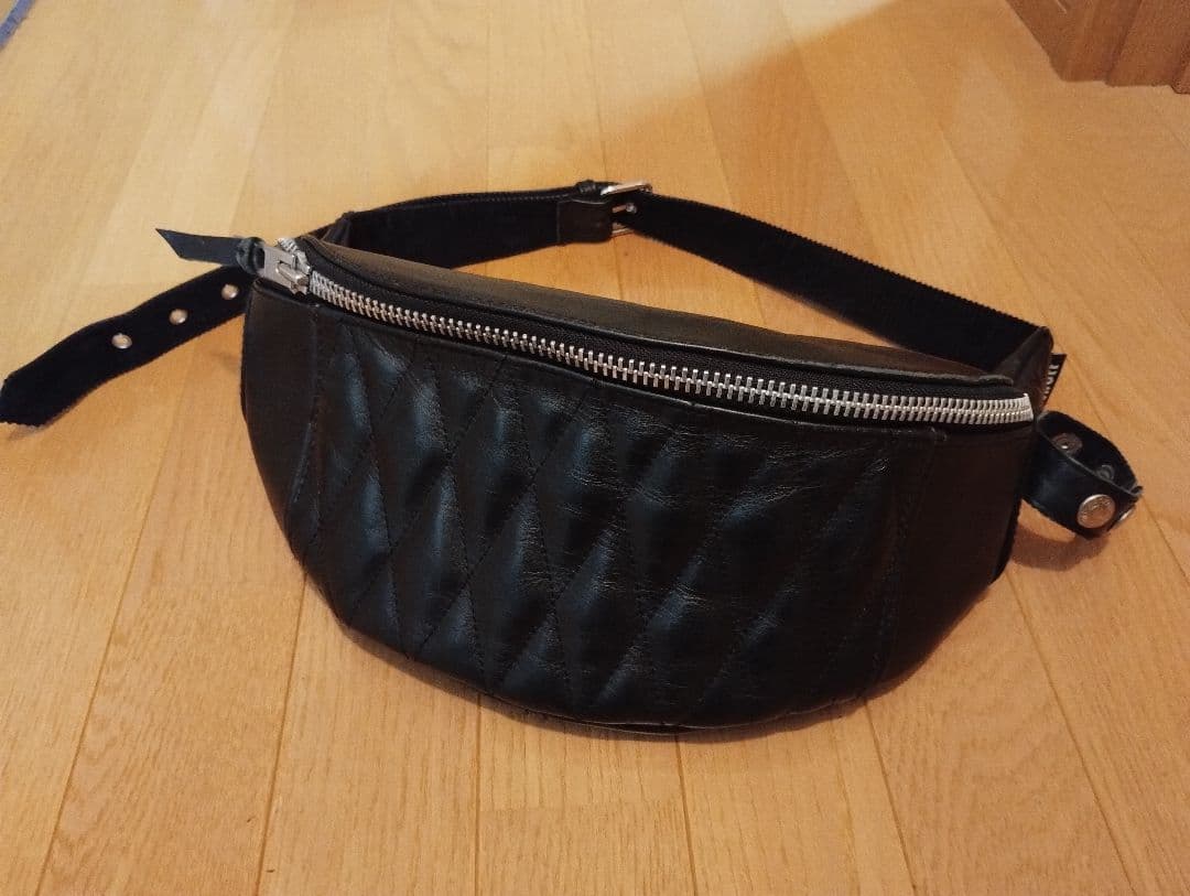 Schott ショット パッデッド ボディバッグ ショルダーバッグ 本革
