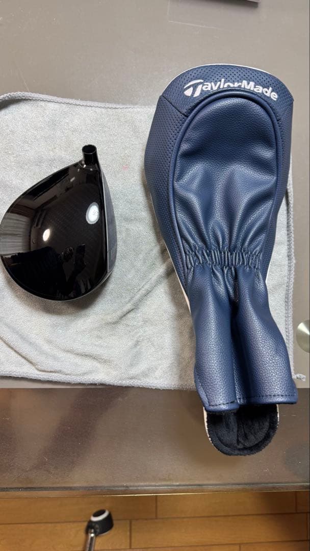 ＜保証書有＞テーラーメイド　Qi10　LS（ヘッドカバー付き）