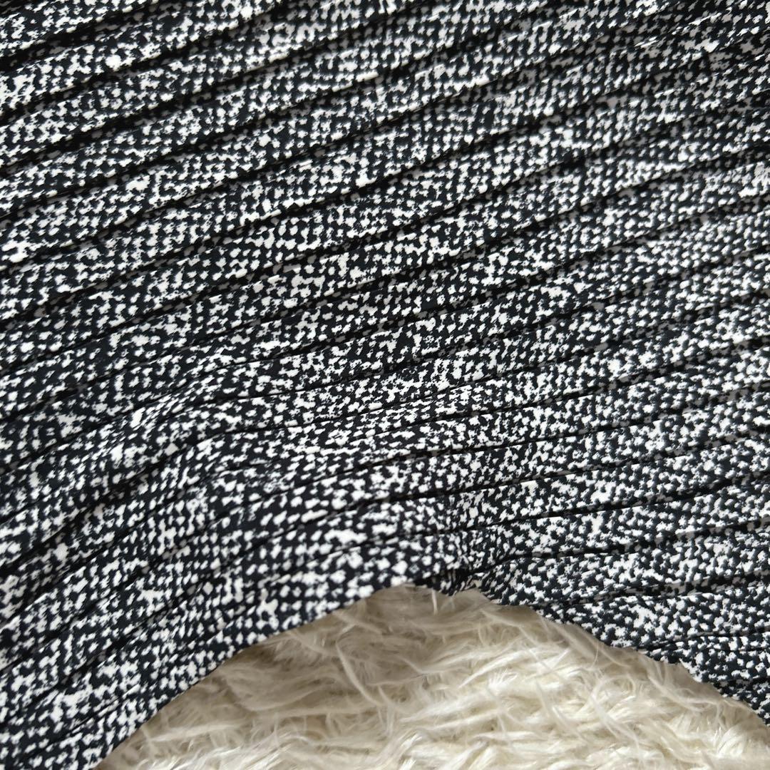 専用　ISSEY MIYAKE プリーツ　バイカラー　ブラウス　変形　グリーン