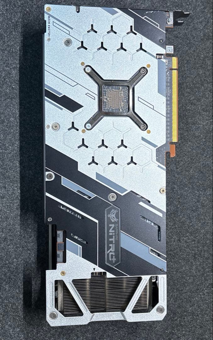 グラフィックボード・グラボ・ビデオカード SAPPHIRE NITRO+ RADEON RX 5700XT 8G