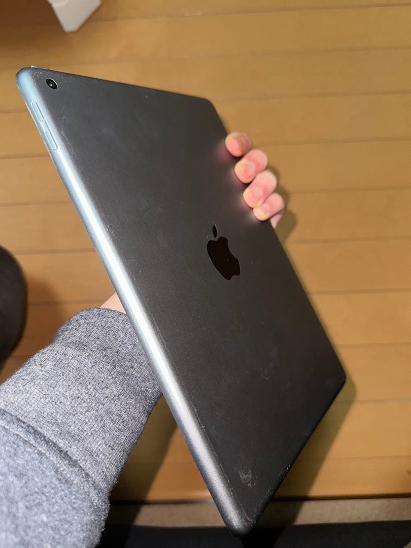 Apple iPad (32GB, MR7F2JA) 第6世代 本体のみ