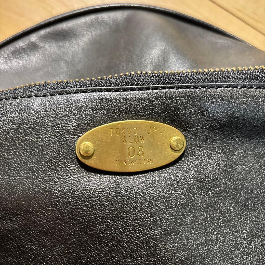 SLOW 黒レザー ボディバッグ