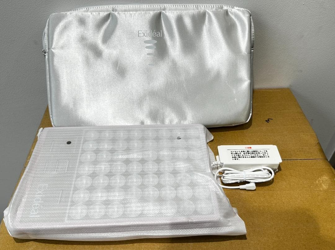 【年末お値下げ】エクスイディアル LED美容器  Exideal ホワイト