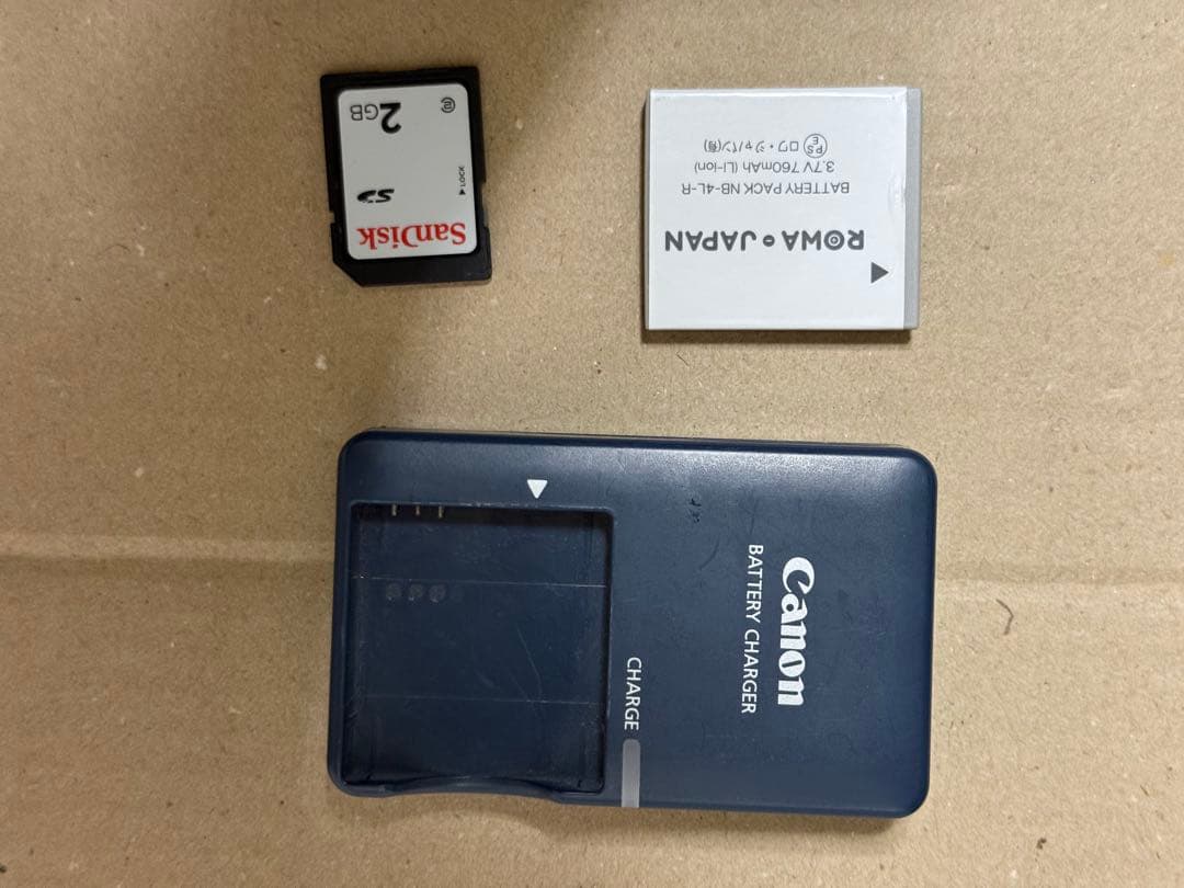 Canon IXY DIGITAL 60 本体と付属品