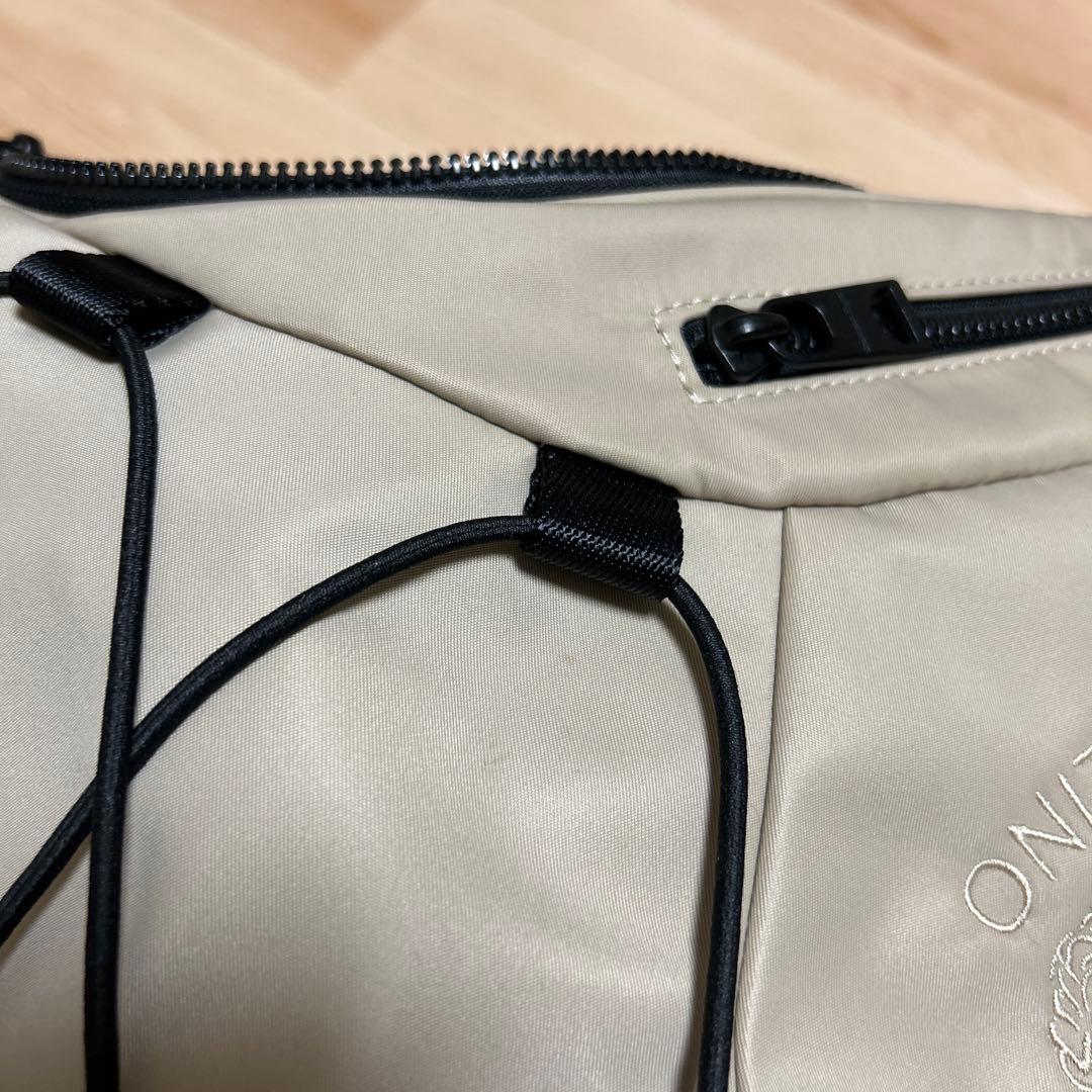 Onitsuka Tiger メッセンジャーバッグ ベージュ