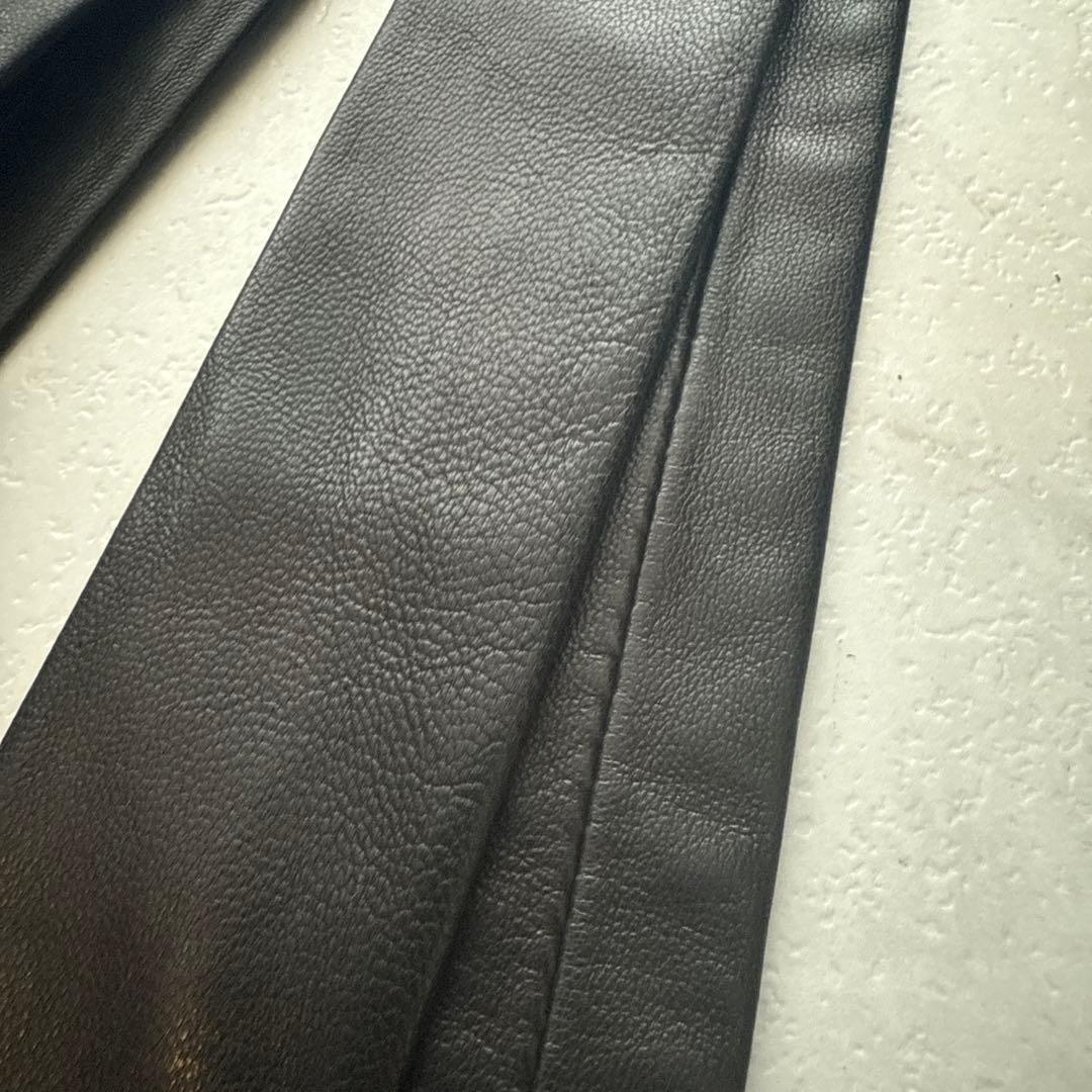 クロムハーツエンブレム付き ブラック 革ネクタイ