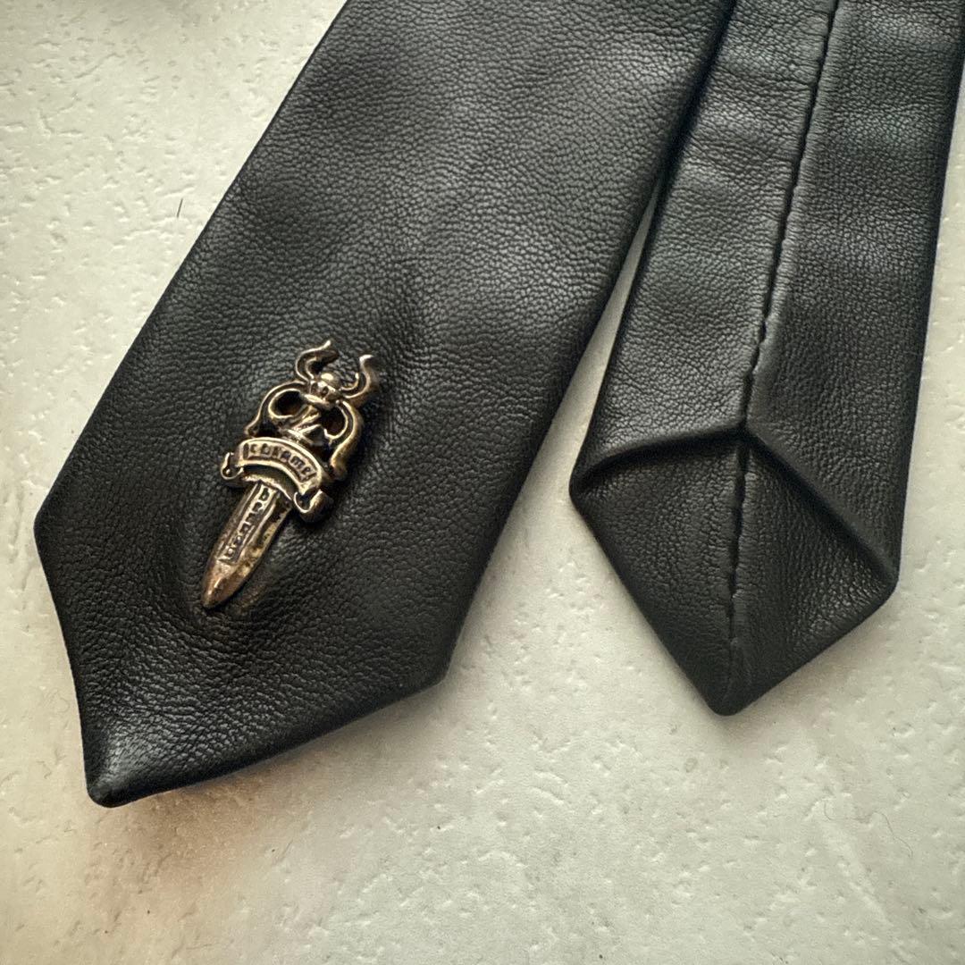 クロムハーツエンブレム付き ブラック 革ネクタイ
