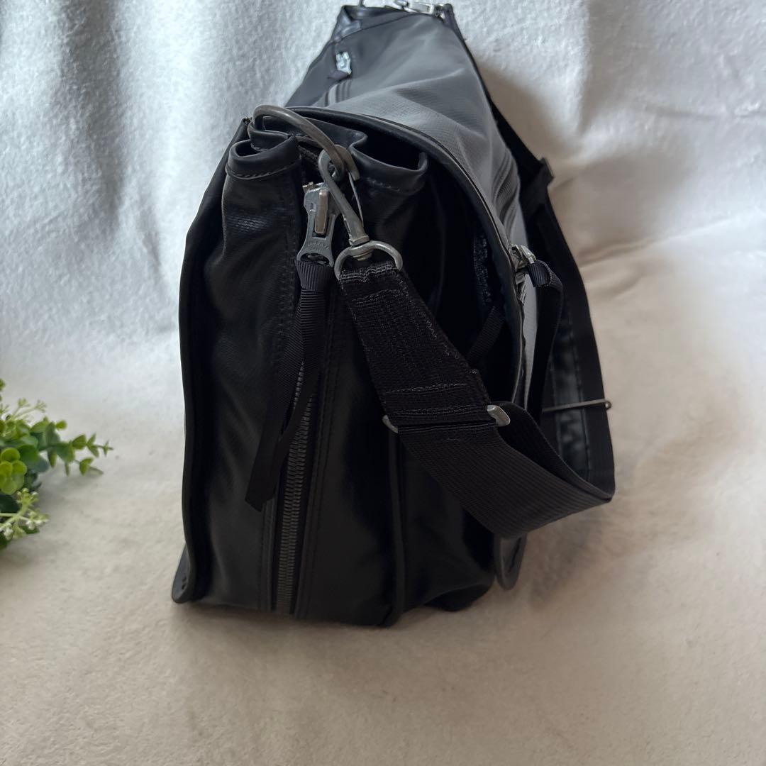 ラゲッジレーベル　ショルダーバッグ　メッセンジャーバッグ　青バッテン　大きめ