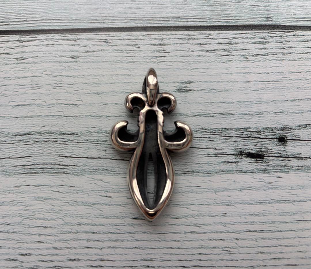 シンズスカルプチャー　ビッグオープンリリー　ペンダント　ネックレス　ユリ